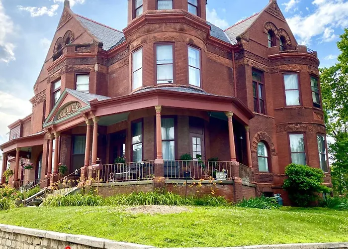 Vineyard Mansion Carriage House